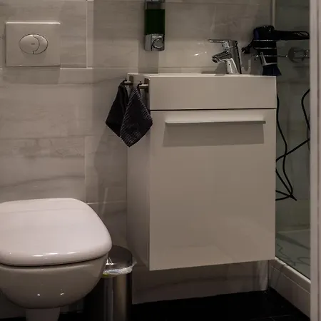 Διαμέρισμα 20qm Mit Balkon Und Innenpool - 22030 *