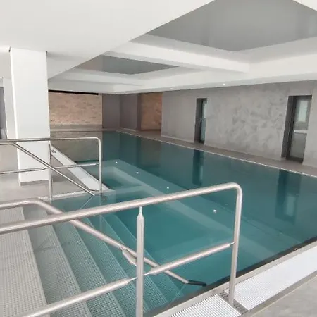 20qm Mit Balkon Und Innenpool - 22030 Apartment