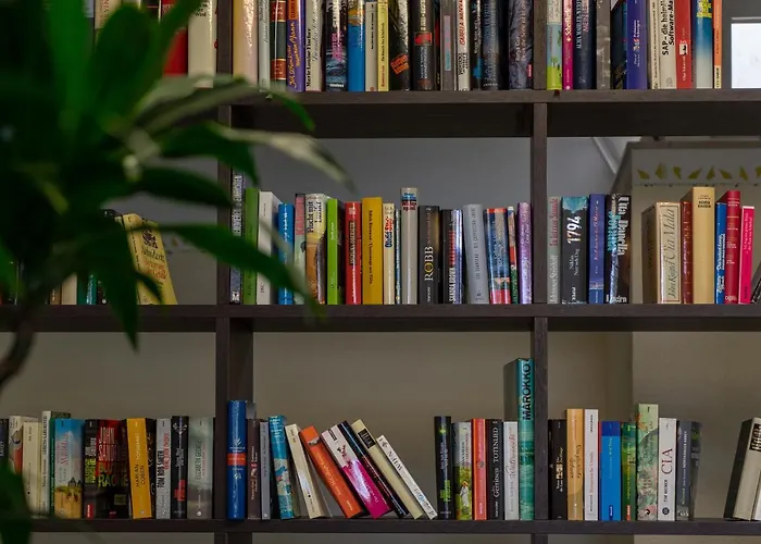 Appartement 20qm Mit Balkon Und Innenpool - 22030 *